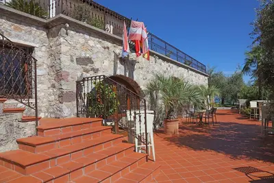 Image de Maison de vacances Ă Soiano del Lago avec vue sur le lac