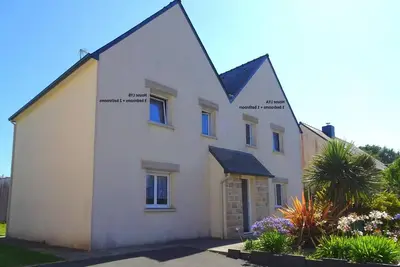 Image de Maison jumelée moderne avec terrasse