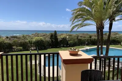 Image de Apartment 815 first line of the beach with sea views
