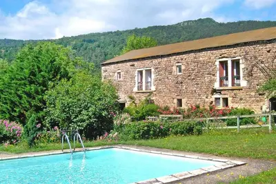 Image de Gîte avec piscine commune à la campagne, Retournac