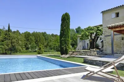 Maison de détente près de la piscine à Malaucène