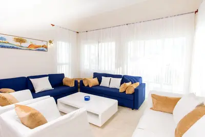 Image de Excellent getaway vacation. Ocean Front. Ocean views! Private Beach! Book today\n