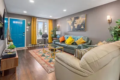 Image de My Prima Karina Beautiful 4bd 2ba in quiet Chicago Suburb