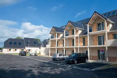 Image de Appartement soigné avec micro-ondes