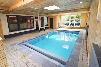 Image de Maison de vacances א Malmedy avec piscine