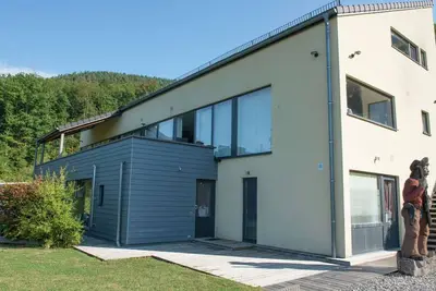 Image de Villa à Coo avec Piscine et Vue