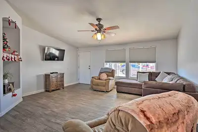 Image de Yuma Vacation Rental w/ Yard & Grills!