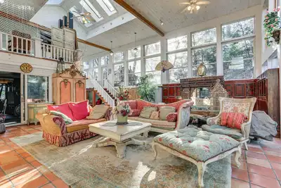Image de 1 Mi to Lake Wallenpaupack: Spacious Poconos Villa