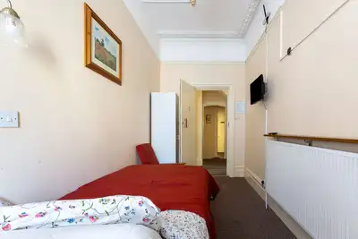 Image de Cosy Victorian Building, close to city centre and amazing public transport links