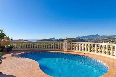 Belle villa avec vue mer et montagne