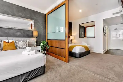 Image de Central Corporate Character