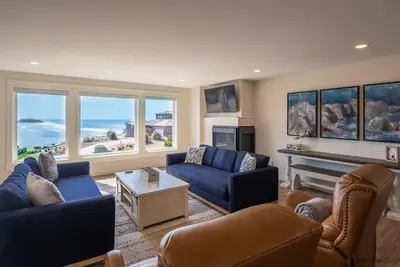 Image de (New 2023) Luxury oceanfront home with spectacular twin beach views