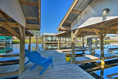 Image de Sunny Waterfront Welaka Home w/ Private Dock!