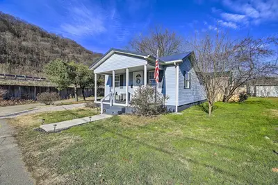 Image de Pet-Friendly Charleston Home w/ Fenced Yard!