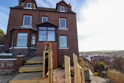 Mariner'S Watch, pet friendly, character holiday cottage in Whitby