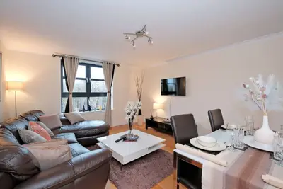 Image de RiverView-2Br-Sleeps4-CityCentre-Parking-FastWiFi
