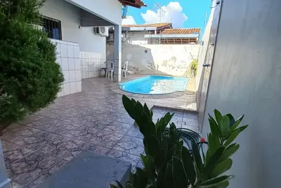 Image de House with swimming pool in a prime area