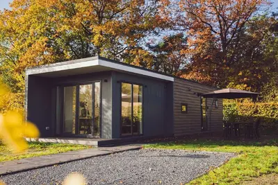 Image de Chalet moderne avec r×™serve naturelle