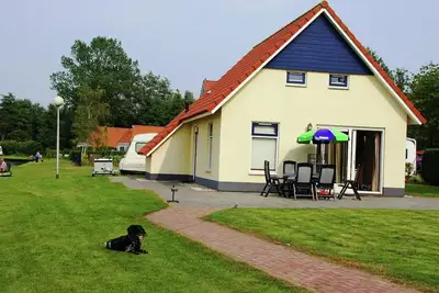 Jolie villa à Sumar avec piscine partagée