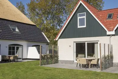 Image de Séjour familial à Texel avec jardin