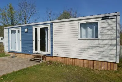 Image de Chalet moderne avec climatisation, situé dans les
