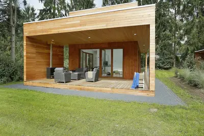 Image de Cabane forestière lumineuse et aérée