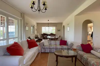 Image de Maison de vacances spacieuse à Lapedona avec jardin