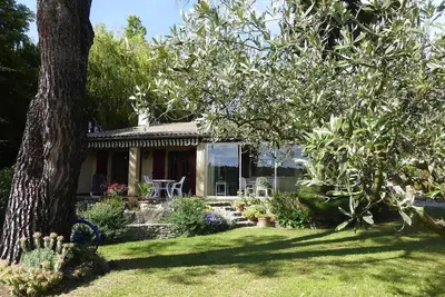 Image de Maison de vacances avec piscine privיe א Malaucטne