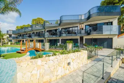 Image de Appartement moderne avec vue sur la mer