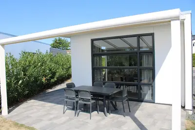 Image de Chalet moderne avec lave-vaisselle à Lathum