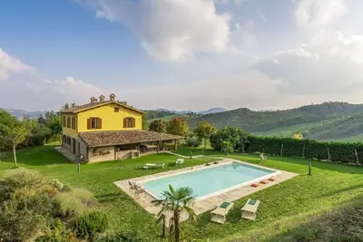 Image de Villa de style Ă Piandimeleto avec piscine