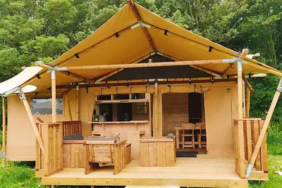 Image de Belle tente à proximité d'une zone de loisirs