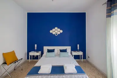 Image de 15 minutes from San Pietro and a few steps from the metro.