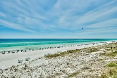 Image de Crystal Sands 107a - Gulf Front, Remodeled, Free Beach Service, Heated Pool