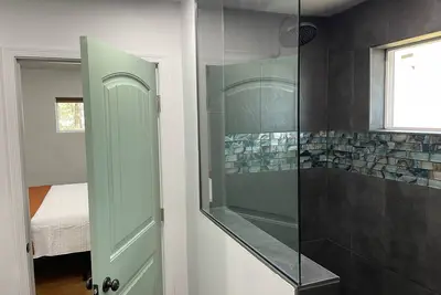 Image de Heart of Flagstaff yet quiet and private. Backs Forest Service.