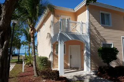 Image de \"Ocean View Haven\" - 2 Bed / 3 Bath