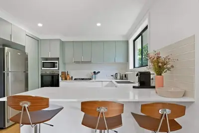 Image de Anson Abode - Cbd Home, Modern Sophistication