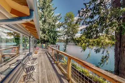 Image de Lakefront beauty with private dock, kayak, pedal boat & fantastic water view