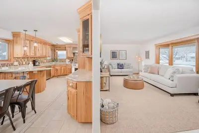 Image de Stevens Point Escape - Huge 5 bedroom Home