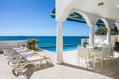 Image de Farniente - Exceptional villa located in Shore Pointe