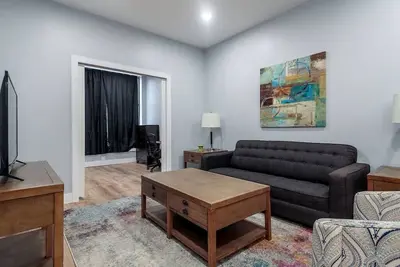 Image de Fully Furnished Rental in Old Town - 2 beds - Unit 2f