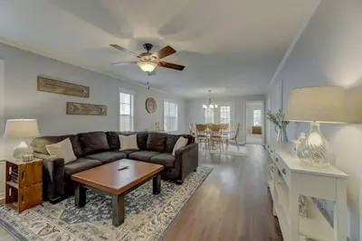 Image de Walk Lex & Main St | Near Old Mill Brew Pub | 3br