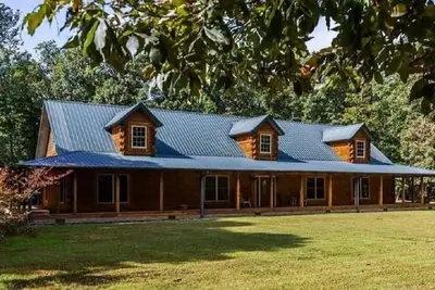 4500 sq ft Secluded Log Cabin Home on 17 acres