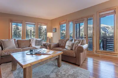 Image de Executive Elegance | Trending Location