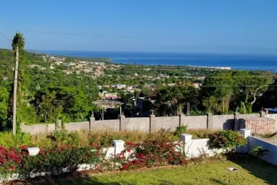 Runaway Bay's escape to exclusive & exquisite paradise!