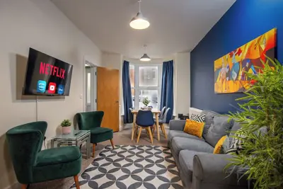 Image de Enjoy a relaxing summer stay in our spacious 4-bed home in the heart of Southampton