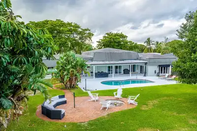 Image de Luxury Villa w/ heated pool | 5 minutes to beach