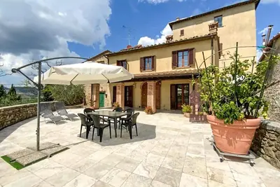 Image de Belle maison Ă Mazzolla avec WiFi