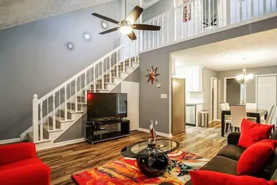 Image de The Rosewood Townhouse - 10 mins to horse park!