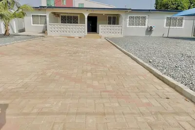 Image de Teshie-Nungua - Home Away from Home -10 minutes from the beach!